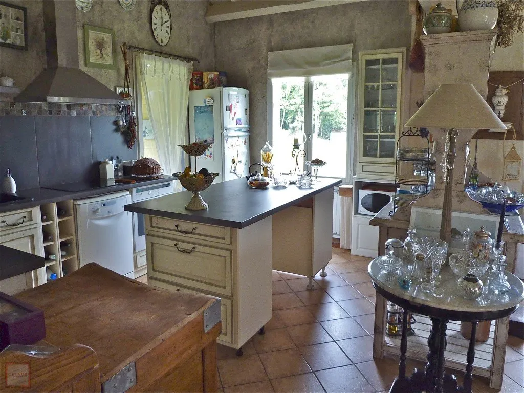 LOVELY COUNTRY HOUSE