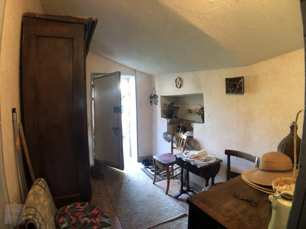 MAISON GRANGE FOUR A PAIN DEPENDANCE