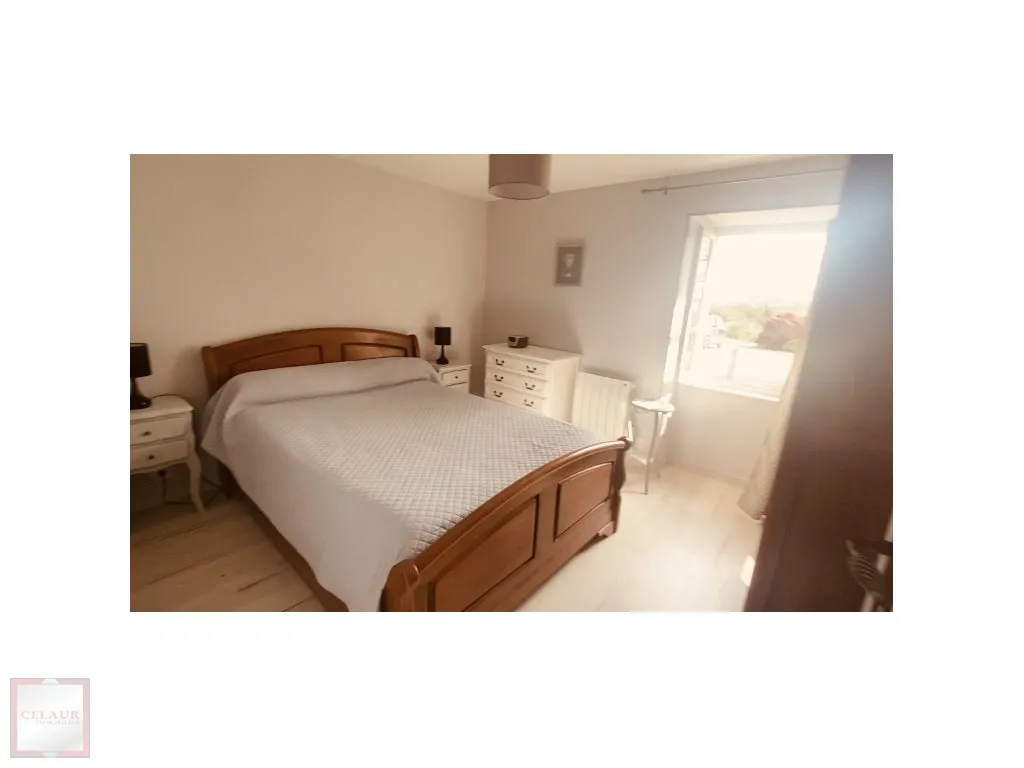 TRES BEL ENSEMBLE AVEC VUE ET 1 HA