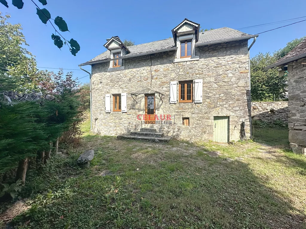 ENSEMBLE EN PIERRE ENTRE TULLE ET BRIVE