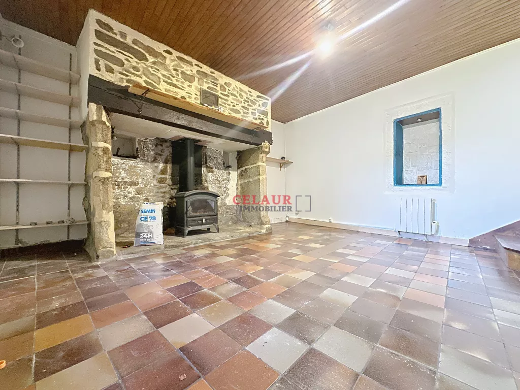 ENSEMBLE EN PIERRE ENTRE TULLE ET BRIVE