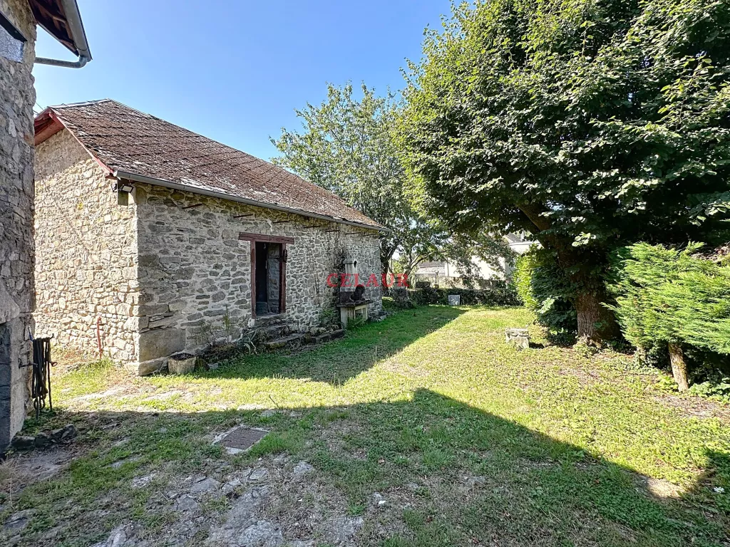 ENSEMBLE EN PIERRE ENTRE TULLE ET BRIVE