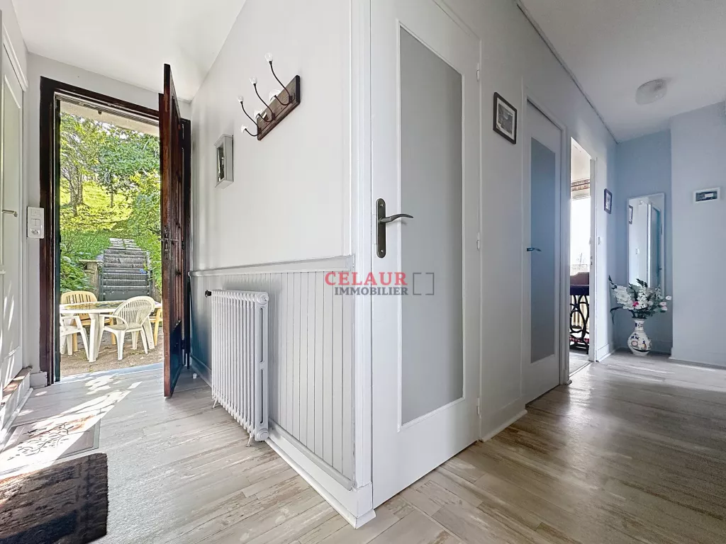 CHARMANTE MAISON AVEC VUE