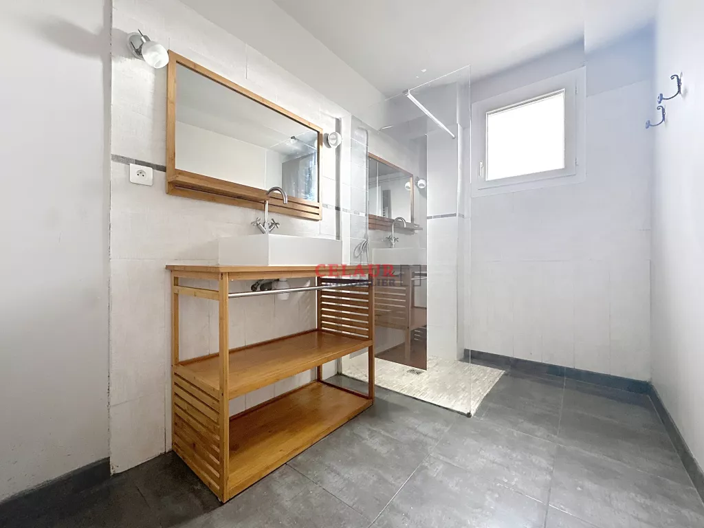 T4 AVEC BALCONS, GARAGE ET CAVE