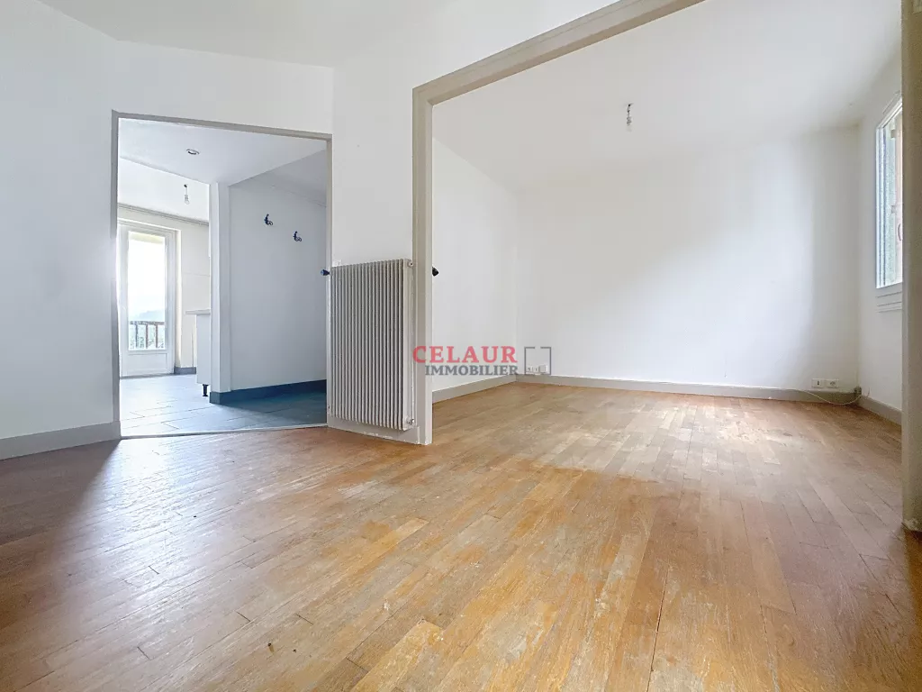 T4 AVEC BALCONS, GARAGE ET CAVE