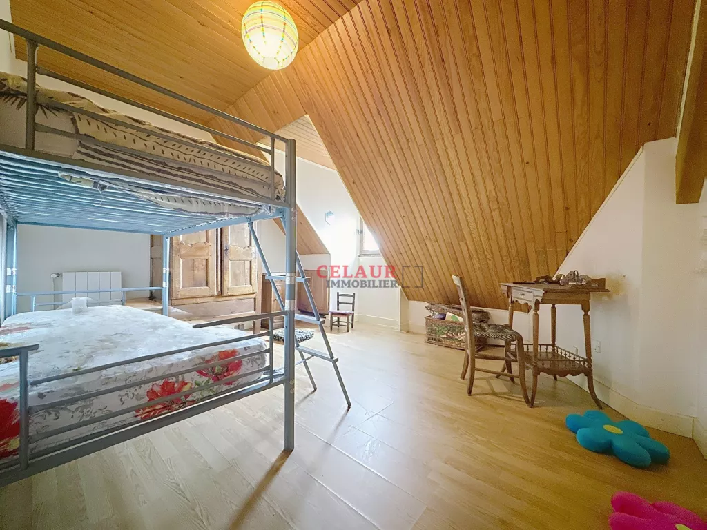 MAISON AVEC PISCINE ET DÉPENDANCE À 15 MINUTES DE TULLE