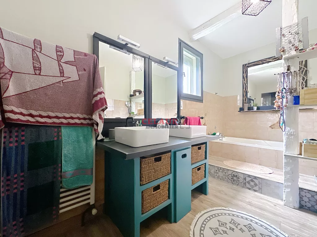 MAISON AVEC PISCINE ET DÉPENDANCE À 15 MINUTES DE TULLE