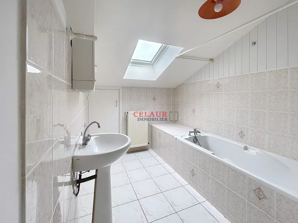 MAISON FAMILIALE 160 M² AVEC TERRAIN ET VUE DÉGAGÉE