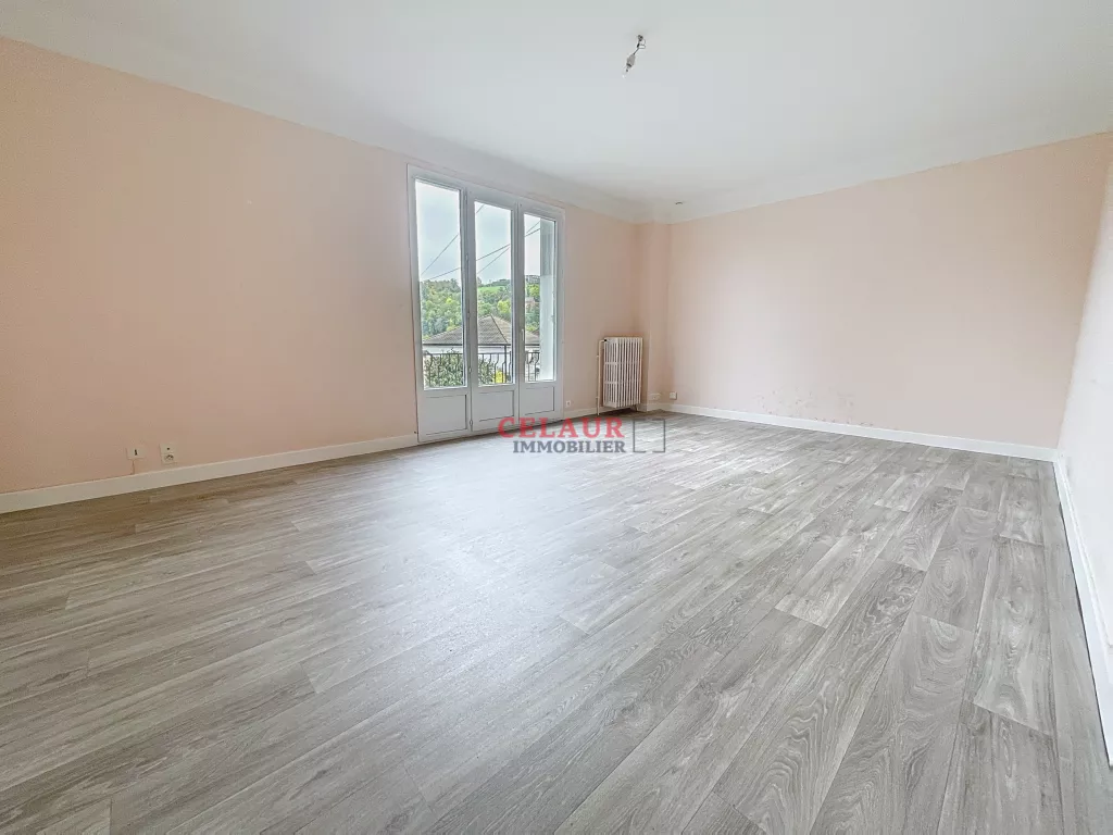 MAISON FAMILIALE 160 M² AVEC TERRAIN ET VUE DÉGAGÉE