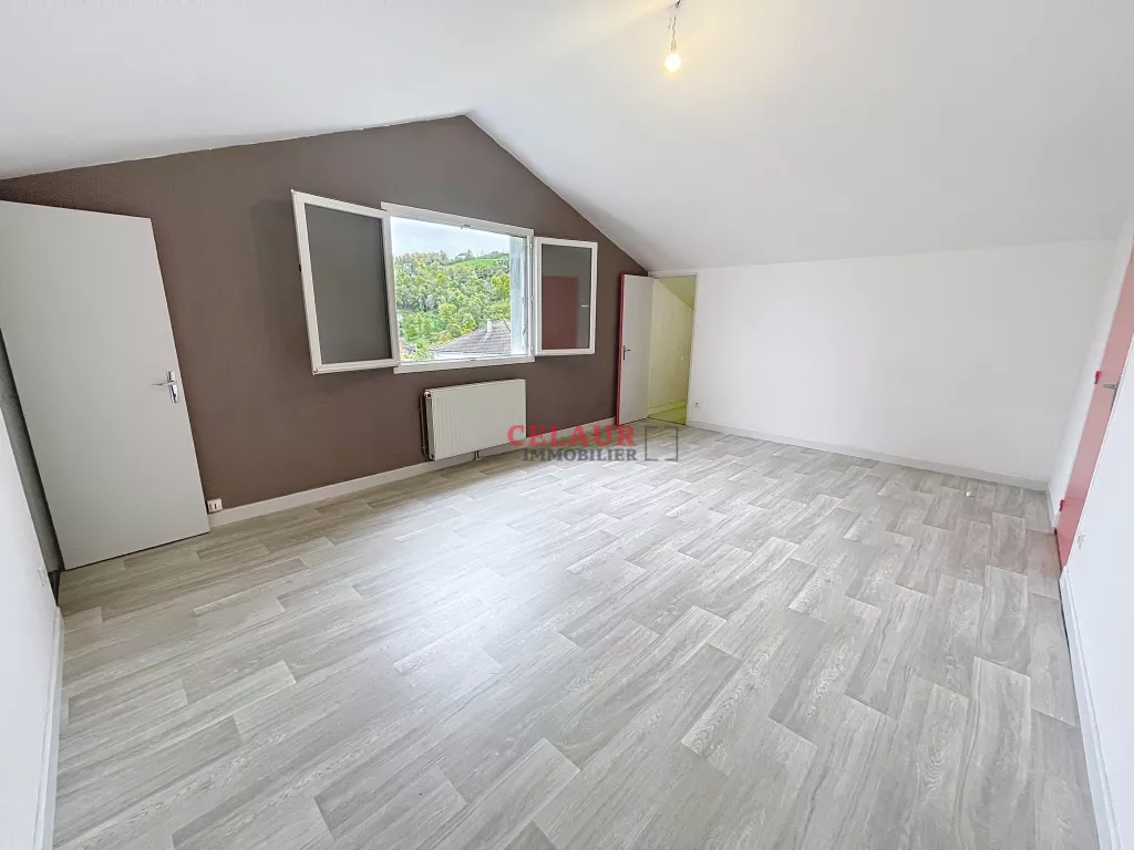 MAISON FAMILIALE 160 M² AVEC TERRAIN ET VUE DÉGAGÉE