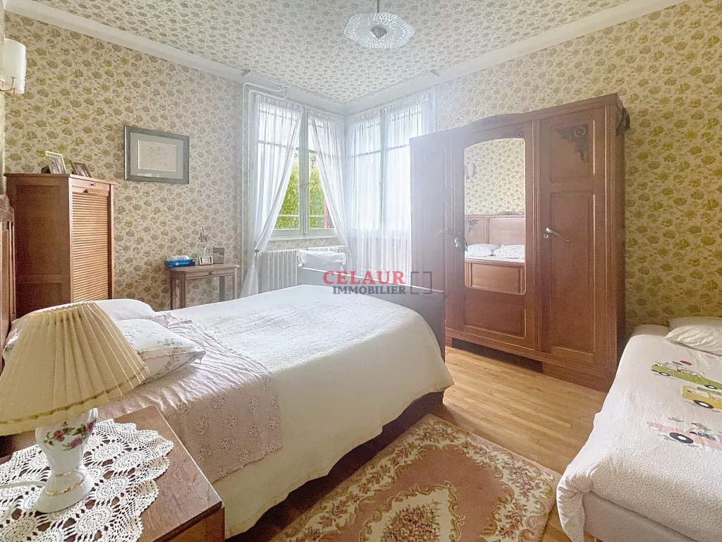 MAISON FAMILIALE À LAGUENNE