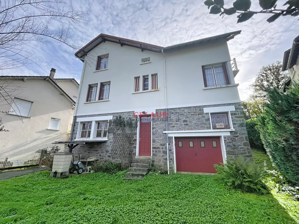 MAISON FAMILIALE À LAGUENNE