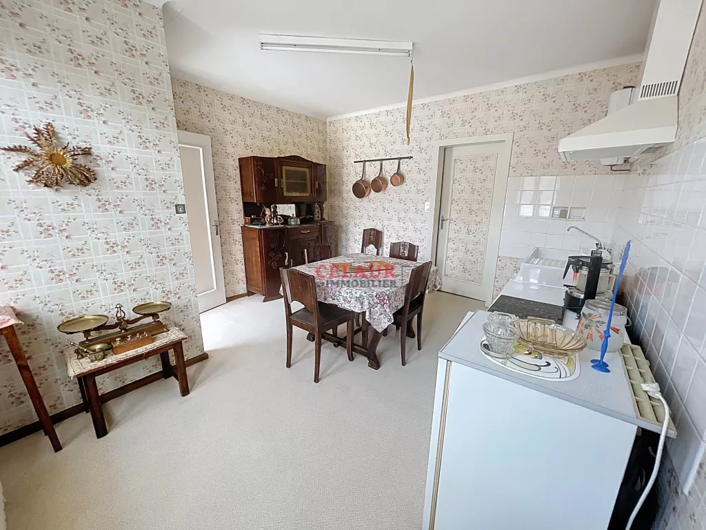 MAISON FAMILIALE À LAGUENNE