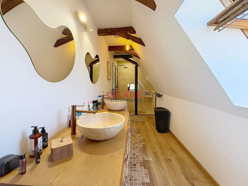 Propri&eacute;t&eacute; maison pierre piscine et grange